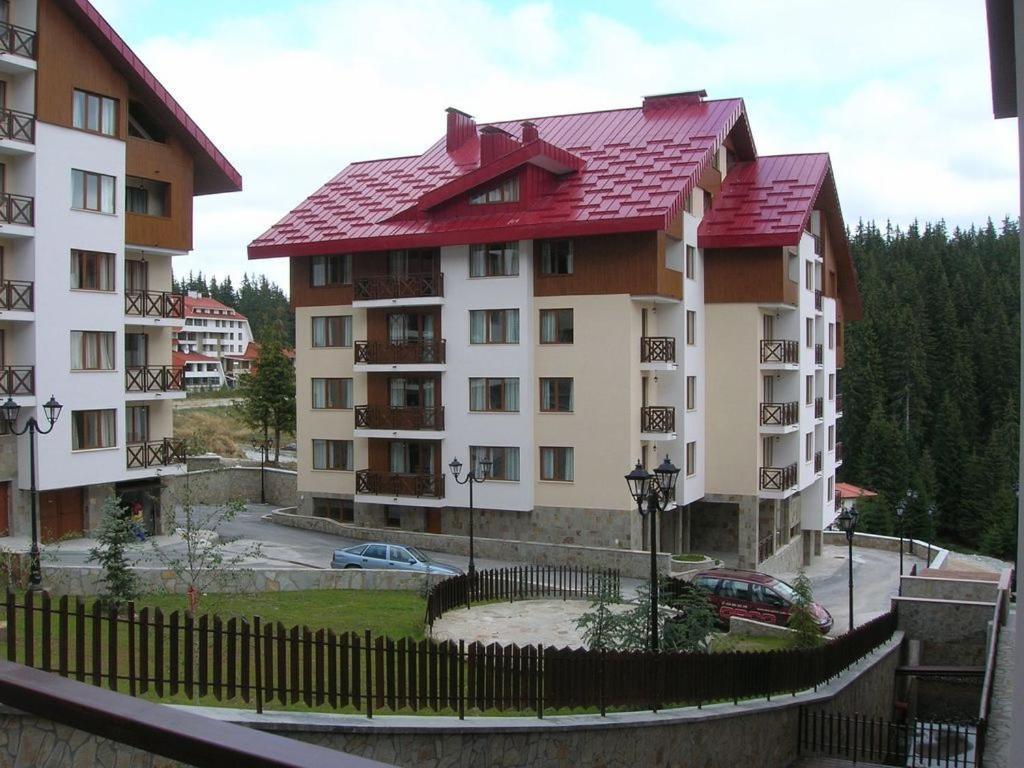 Appartamento Апартамент В Лъки Спа Комплекс Pamporovo Esterno foto