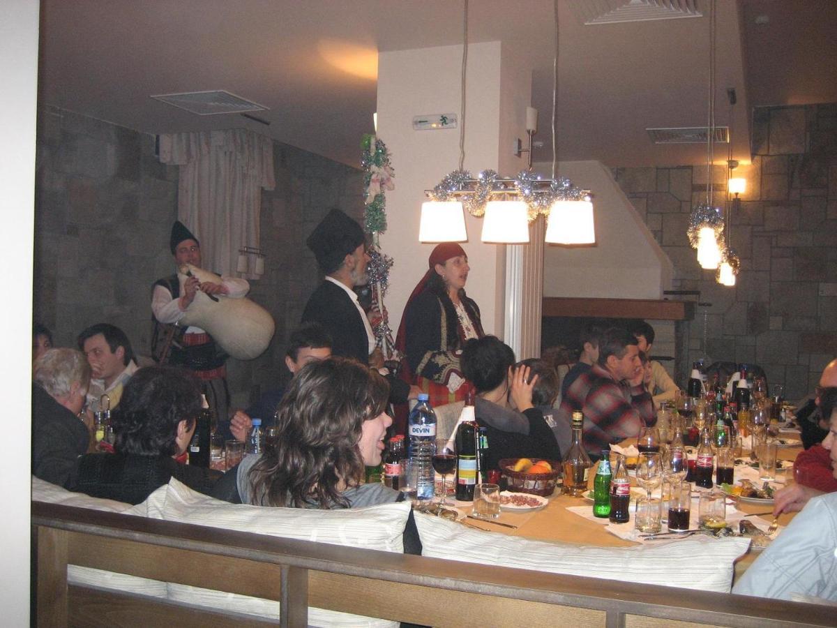 Appartamento Апартамент В Лъки Спа Комплекс Pamporovo Esterno foto